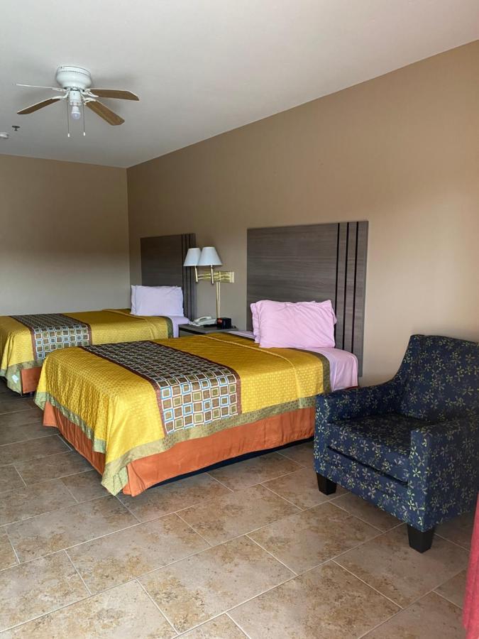 Los Fresnos Inn And Suites Exterior photo