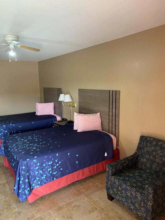 Los Fresnos Inn And Suites Exterior photo